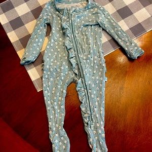 Posh Peanut baby ruffle butt footie